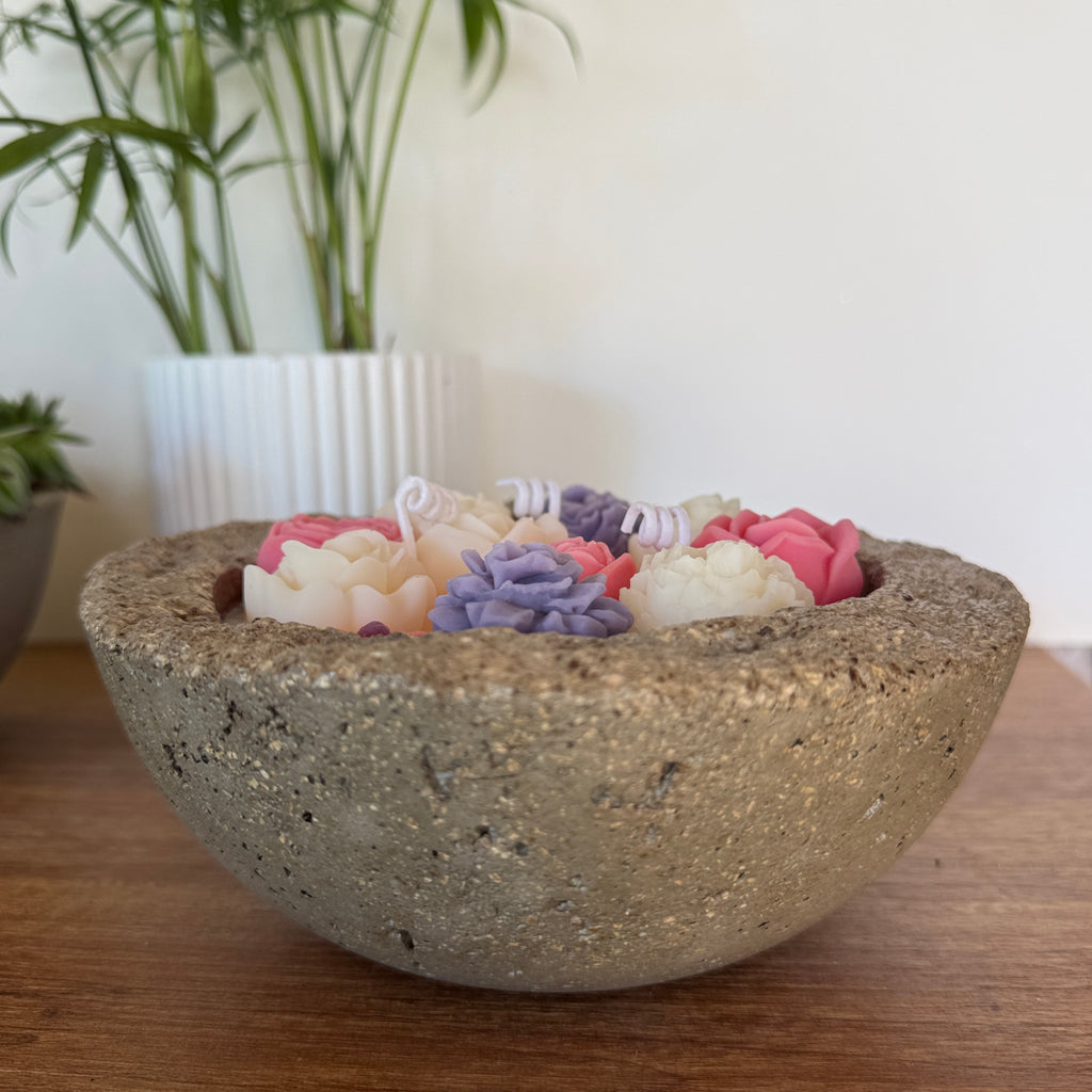 Bougie Artisanale d'Exception en Hypertufa – Fleurie à la Cire d'Olive & Fleur de Coton