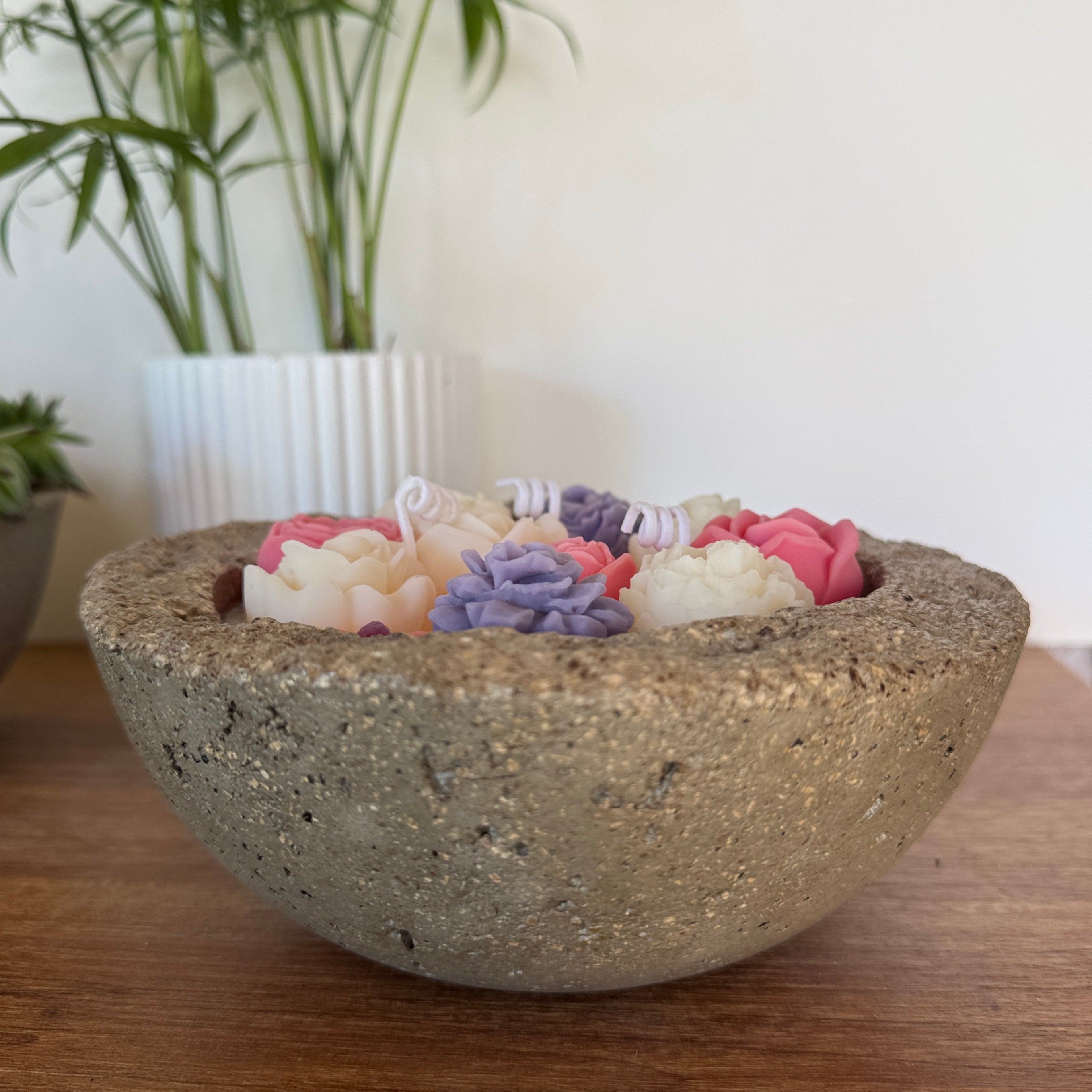 Bougie Artisanale d'Exception en Hypertufa – Fleurie à la Cire d'Olive & Fleur de Coton