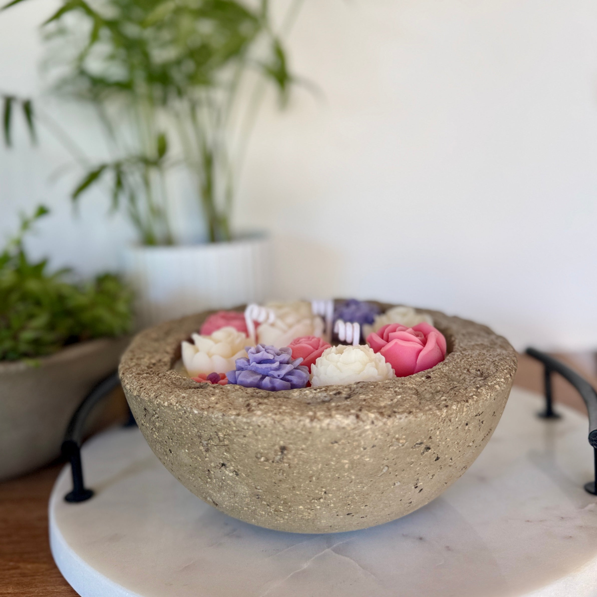 Bougie Artisanale d'Exception en Hypertufa – Fleurie à la Cire d'Olive & Fleur de Coton