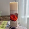 Bougie Colonne Fleur de Coton & Socle en Béton avec Rose Stabilisée Orange