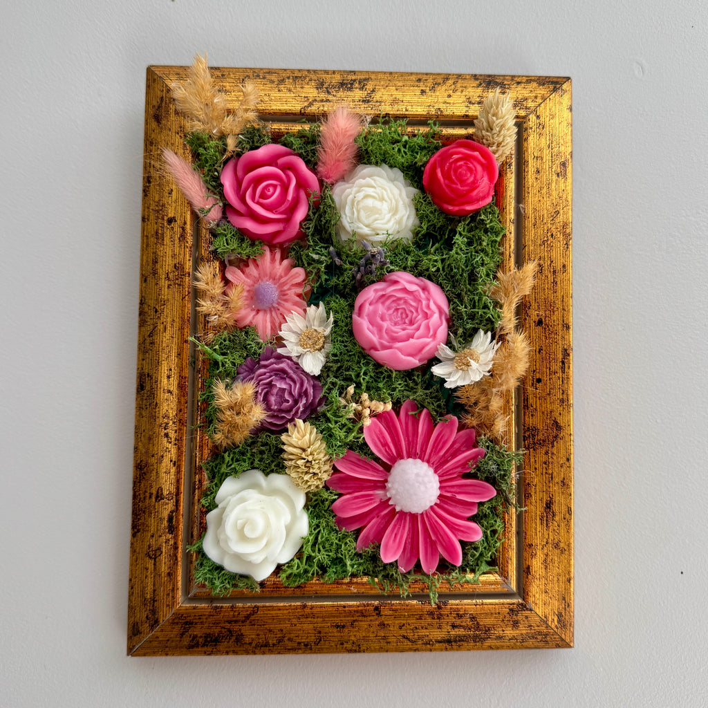 Cadre Olfactif Bois Or – Écrin Floral & Senteur Ambre et Safran