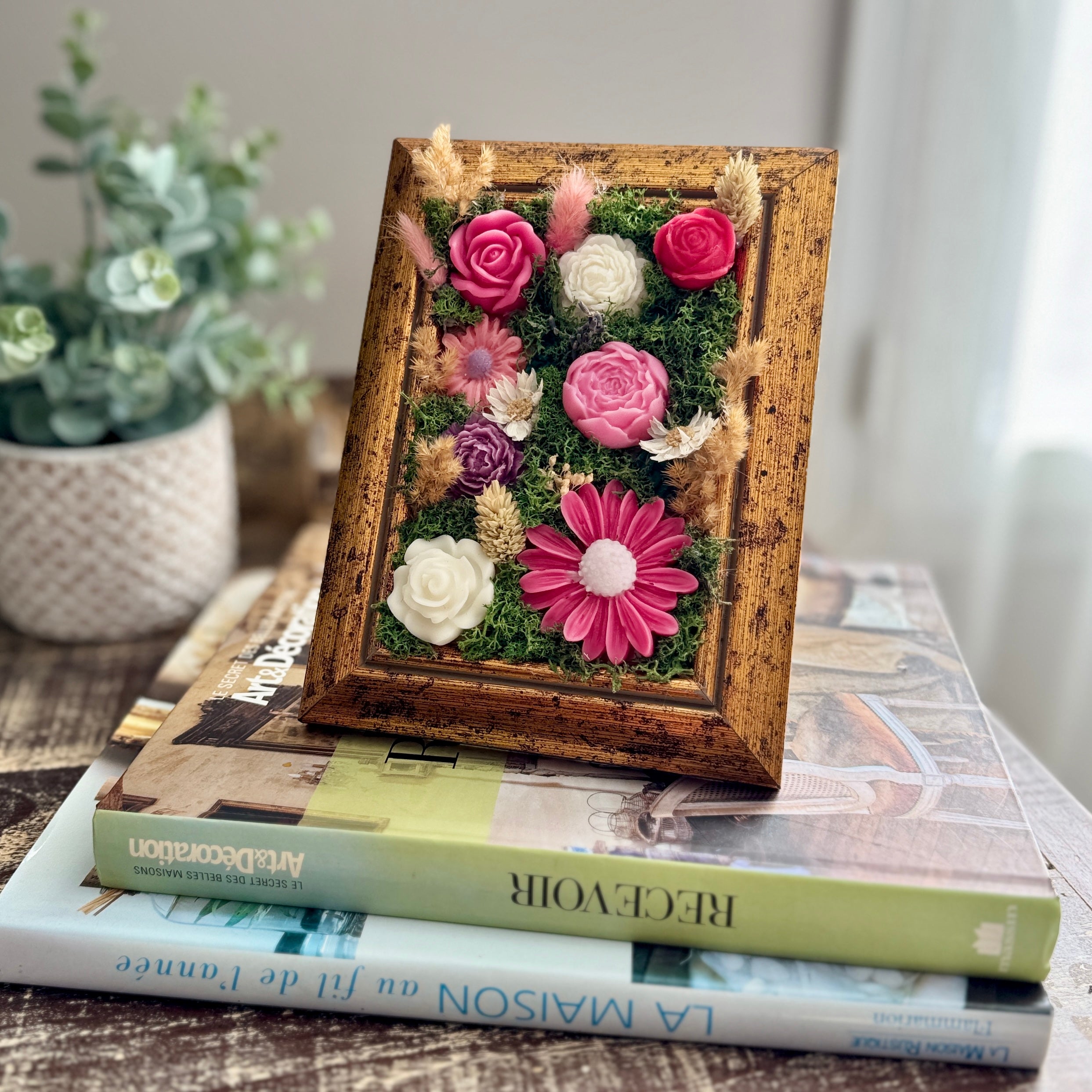 Cadre Olfactif Bois Or – Écrin Floral & Senteur Ambre et Safran