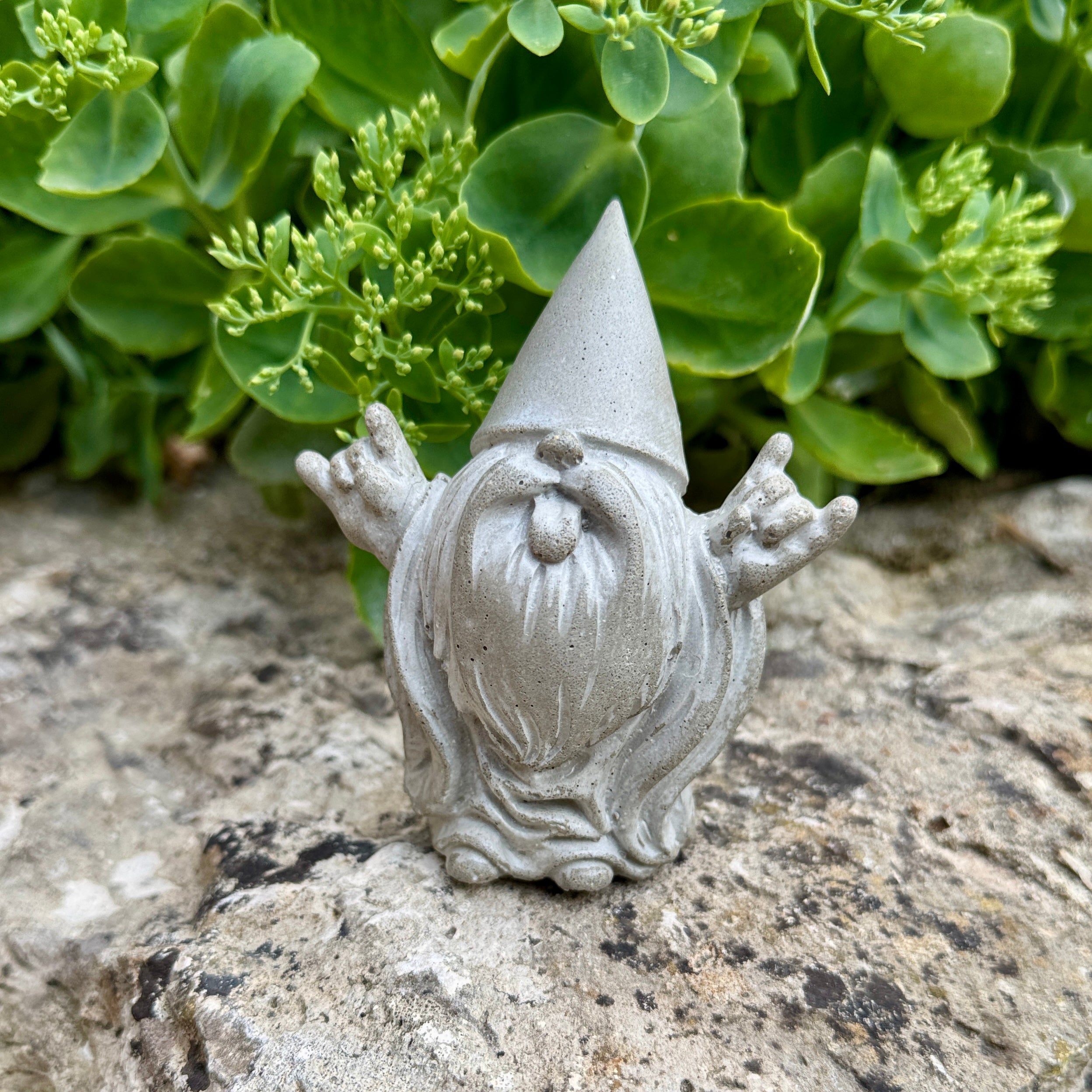 Le gnome rock'n'roll en béton