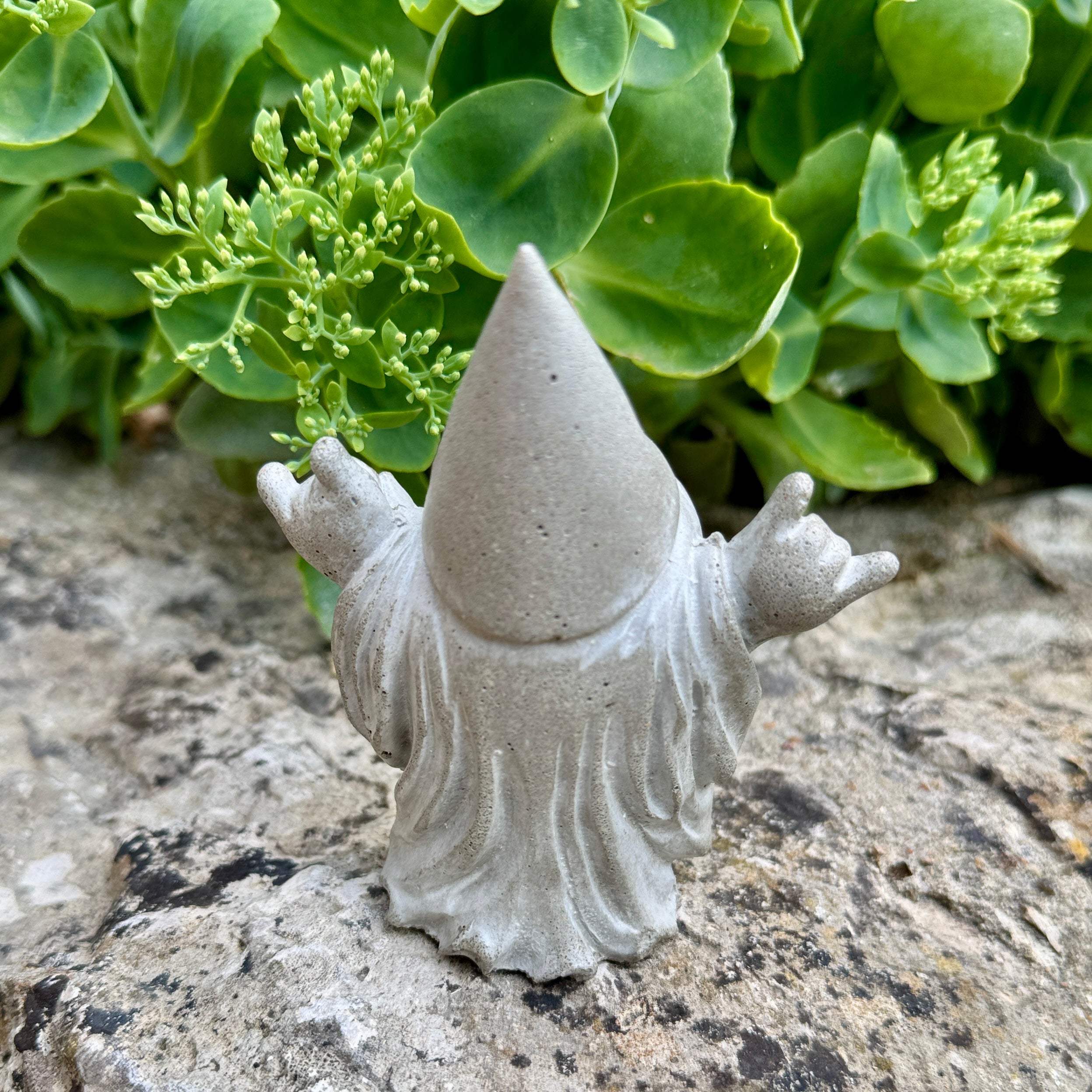 Le gnome rock'n'roll en béton