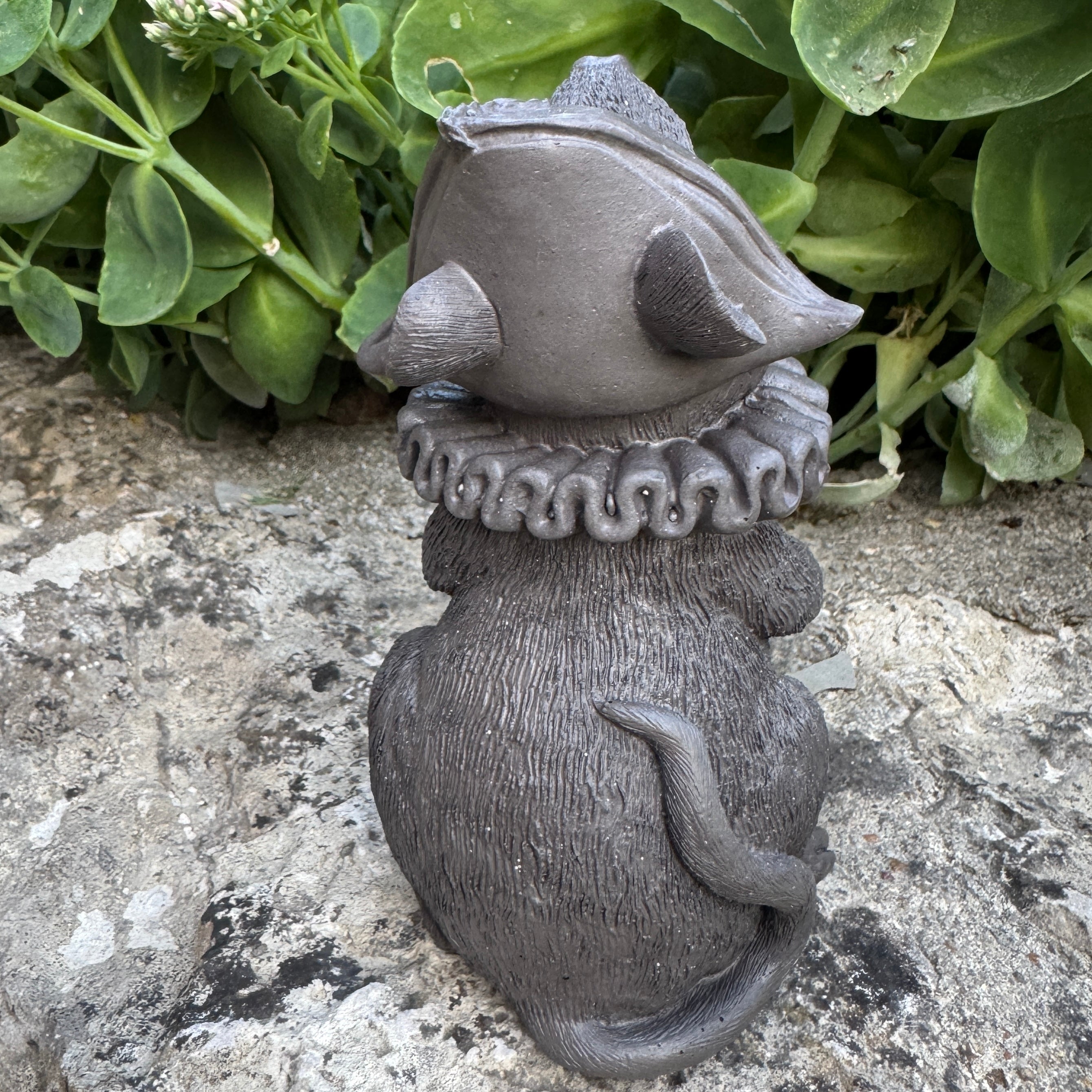 Le rat Aristocrate en béton noir -Décoration charme & cabinet de curiosités