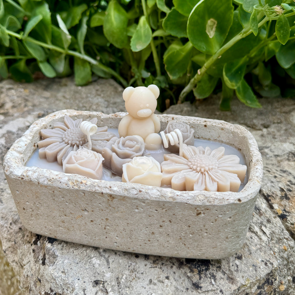 Bougie Artisanale en Hypertufa "douceur d'ourson - Parfum monoï